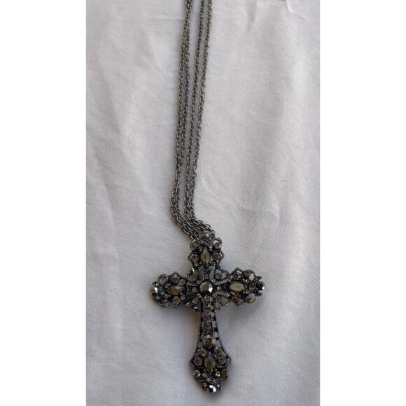 Vintage Silver Cross Necklace Gray Rhinestones Large Pendant Stones Religious - Picture 4 of 14